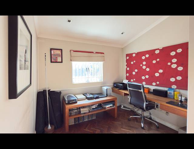 5 BEDROOM FREESTANDING FOR SALE IN GLENWOOD